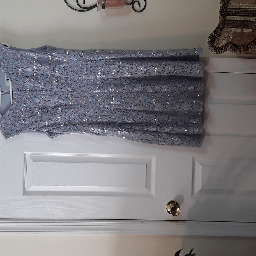 Dress - Picture 1 of 2